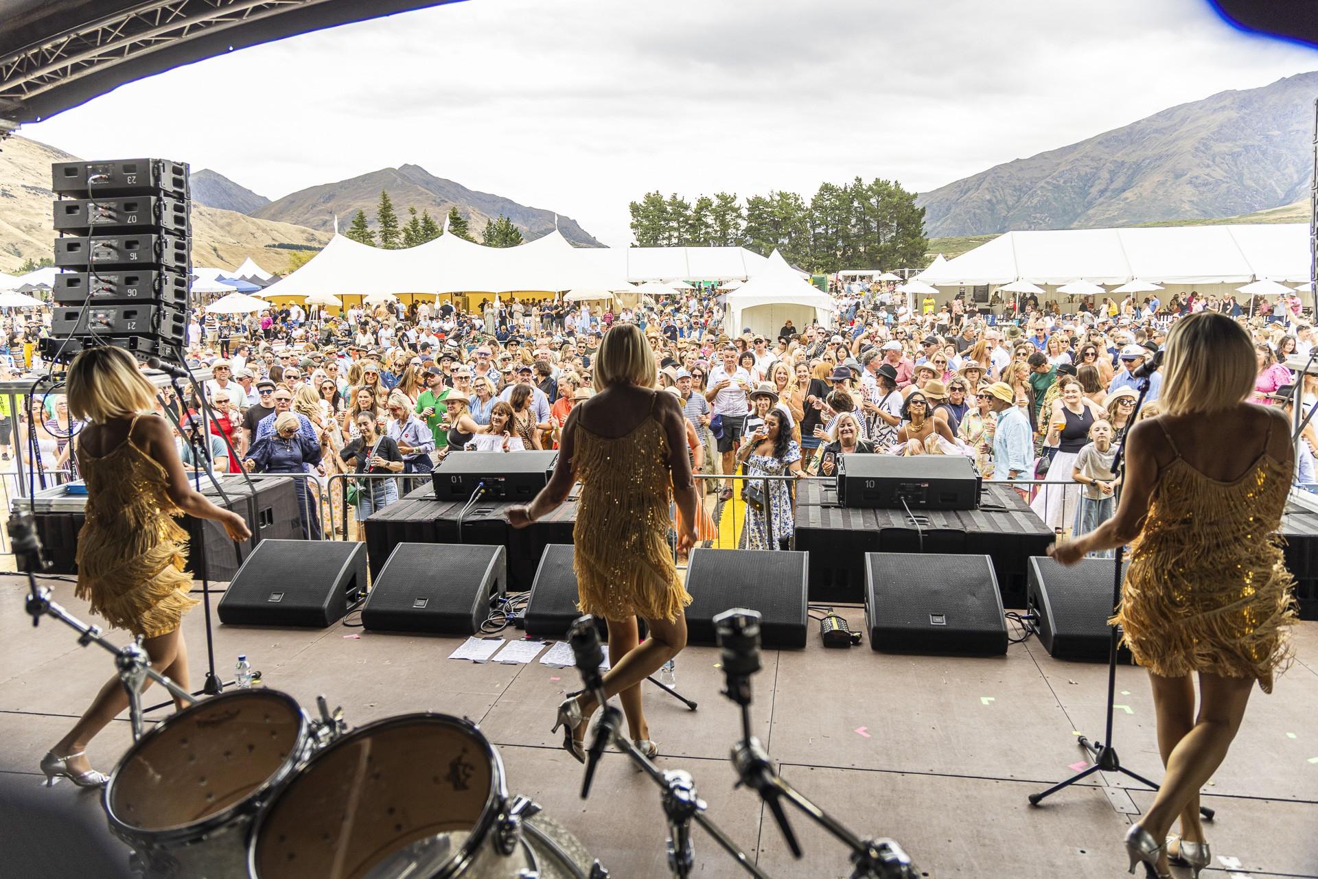 thumbnail_The-beatgirls-4_2112-copy__Resampled